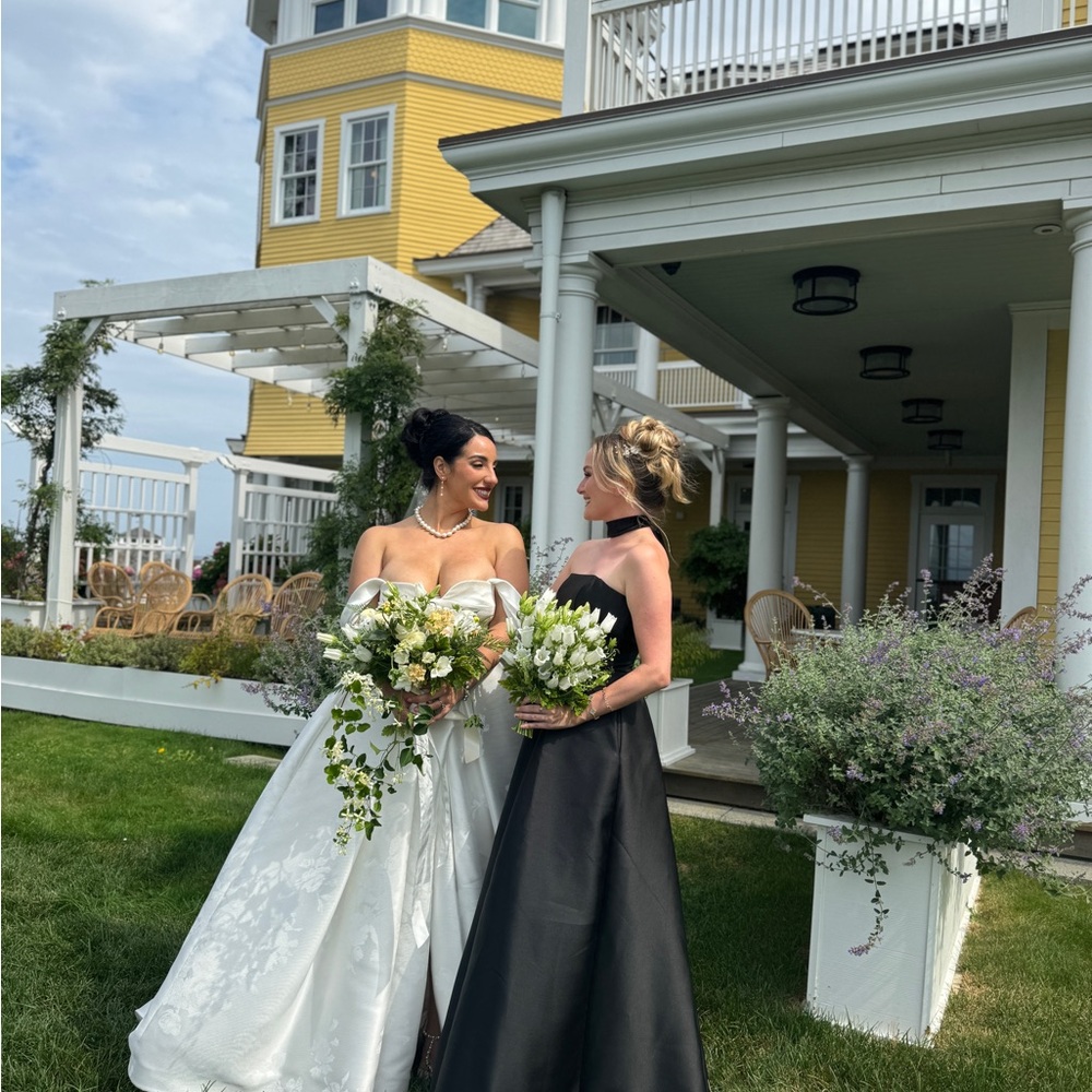 Vera Wang Elegant Black Gown